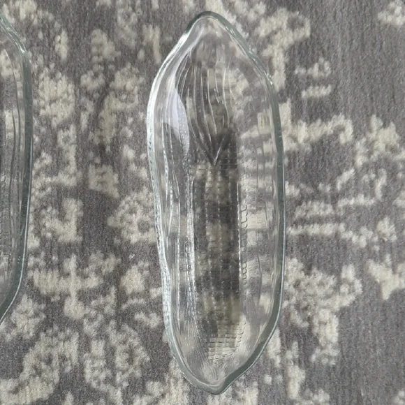 Elegant Clear Glass Corn Dishes Set - Picture 3 of 3